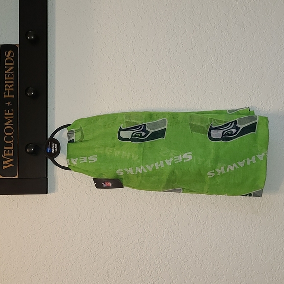 Seahawks Infinity Scarf - Picture 1 of 2